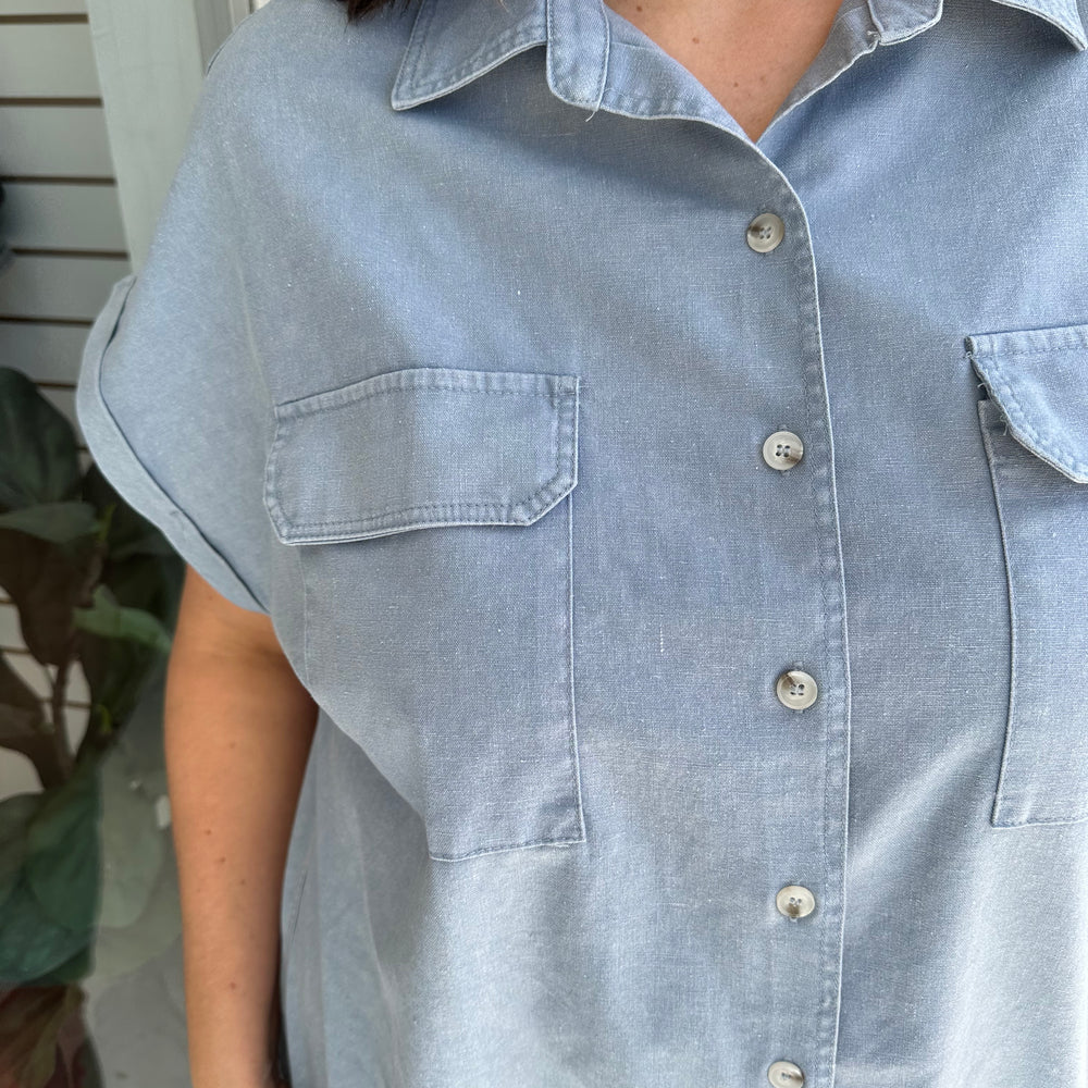 
                      
                        Chambray Lover Top (Curvy)
                      
                    