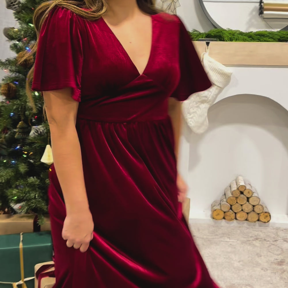 
                      
                        Load and play video in Gallery viewer, Holly Jolly Maxi Dress
                      
                    